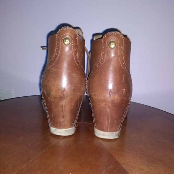 Koolaburra by UGG. Perfect for fall and winter. - Picture 3 of 5